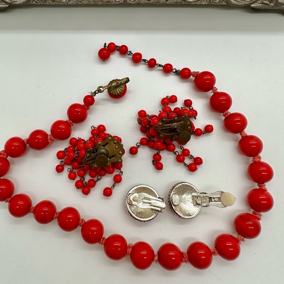 Retro Red Vintage Jewelry lot - Picture 6 of 17